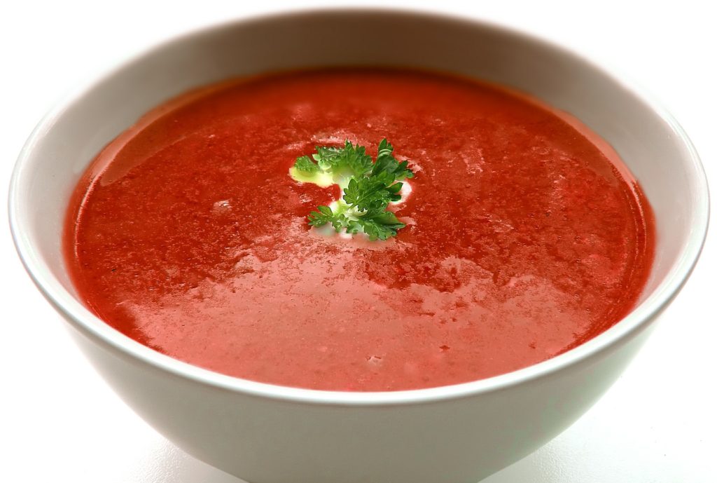 Rozgrzewająca zupa pomidorowa - przepis