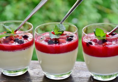 Panna cotta z musem truskawkowym