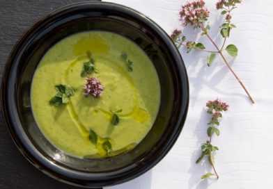 Zupa z cukinii i oregano